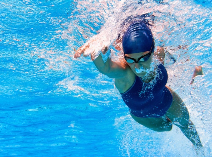 acqua donna nuoto